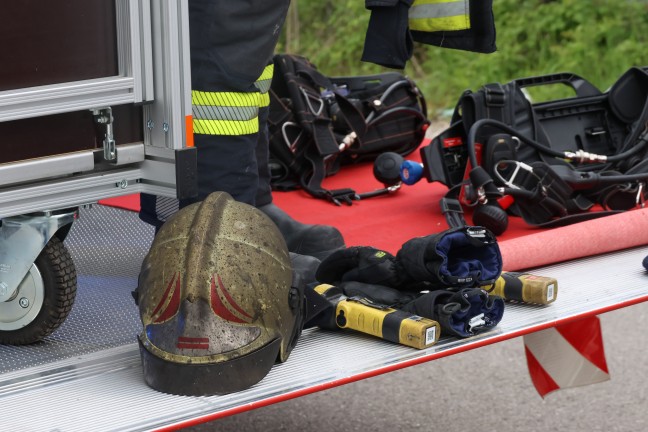 Brand bei einem Abfallverwertungsunternehmen in Wels-Pernau sorgt f�r Einsatz der Feuerwehr