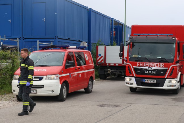 Brand bei einem Abfallverwertungsunternehmen in Wels-Pernau sorgt f�r Einsatz der Feuerwehr