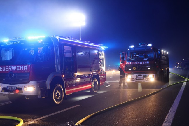 LKW in Vollbrand: Sechs Feuerwehren auf Innkreisautobahn in Pichl bei Wels im Einsatz