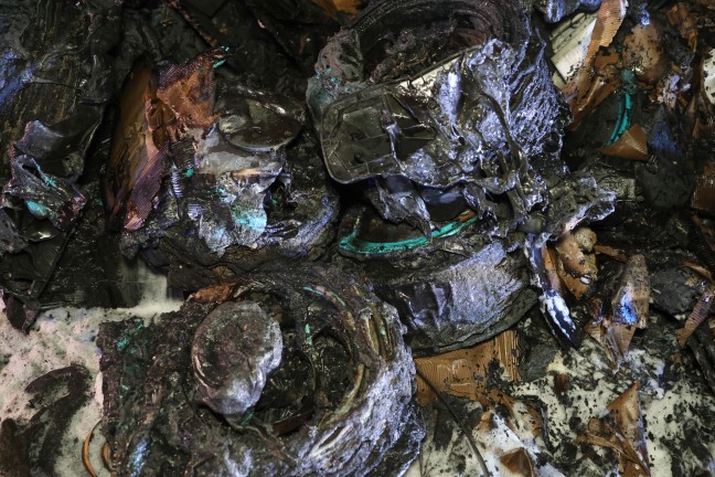 LKW in Vollbrand: Sechs Feuerwehren auf Innkreisautobahn in Pichl bei Wels im Einsatz