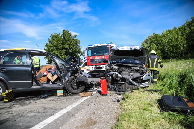 Frontalcrash auf Wallerner Strae bei Wallern an der Trattnach fordert zwei Schwerverletzte
