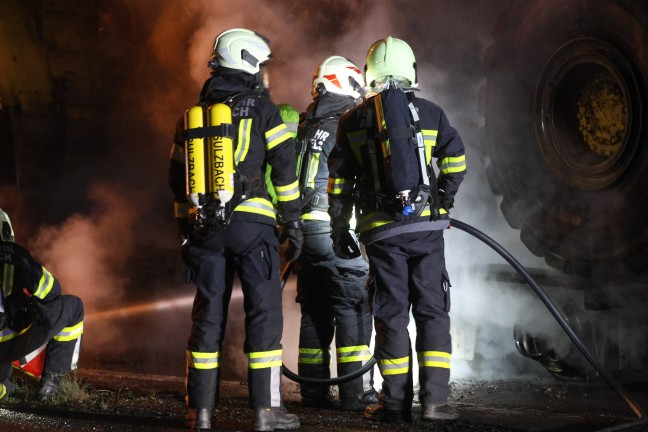 Sechs Feuerwehren bei Brand eines LKW-Tiefladers auf Innkreisautobahn in Pichl bei Wels im Einsatz