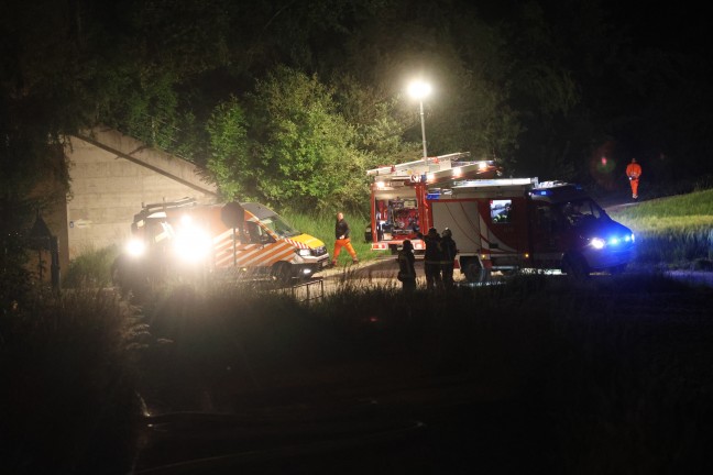 Sechs Feuerwehren bei Brand eines LKW-Tiefladers auf Innkreisautobahn in Pichl bei Wels im Einsatz
