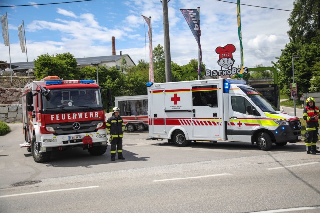 Heftiger Kreuzungscrash auf Innviertler Strae bei Krenglbach fordert eine verletzte Person