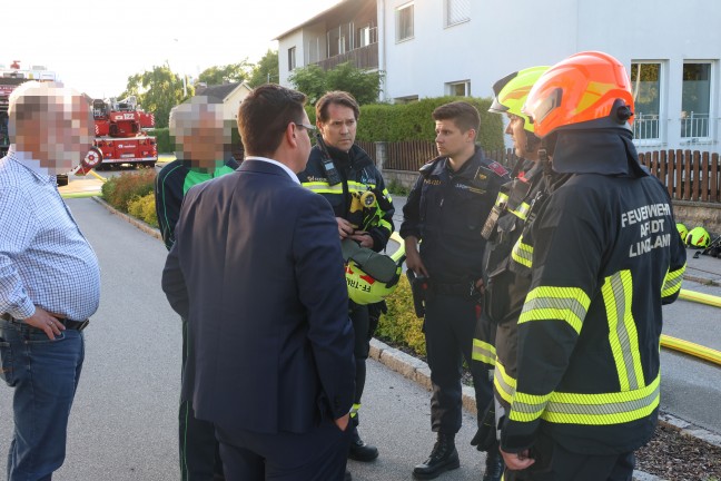 Brand eines PKW in einer Tiefgarage in Traun sorgt f�r gr��eren Einsatz dreier Feuerwehren