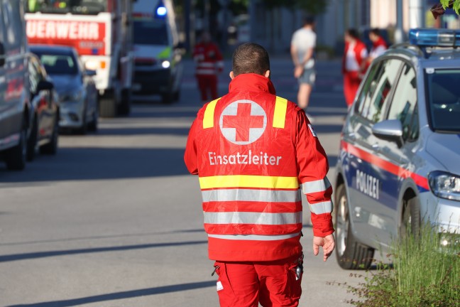 Brand eines PKW in einer Tiefgarage in Traun sorgt f�r gr��eren Einsatz dreier Feuerwehren