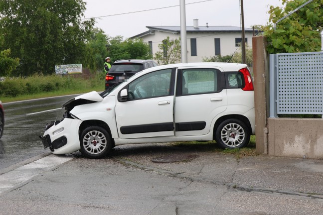 Schwerere Kreuzungskollision zwischen zwei PKW in Gunskirchen