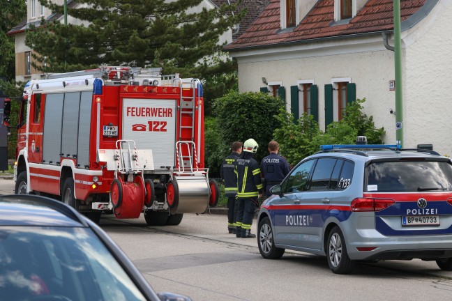 M�lltonnenbrand bei einem Einfamilienwohnhaus in Wels-Neustadt durch hei�e Kohle