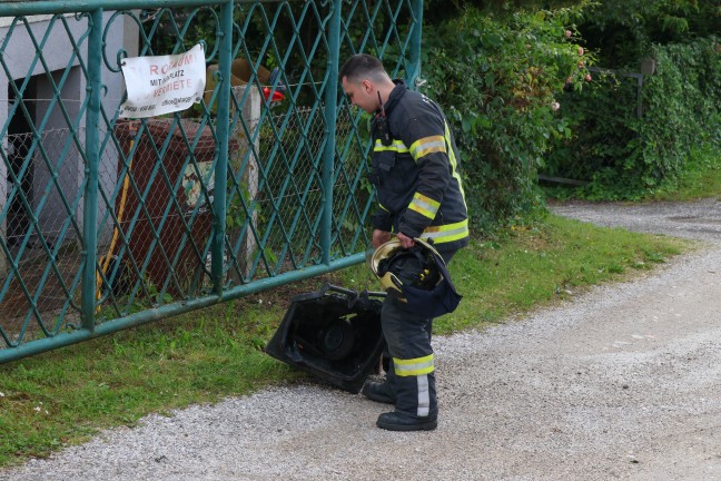 M�lltonnenbrand bei einem Einfamilienwohnhaus in Wels-Neustadt durch hei�e Kohle