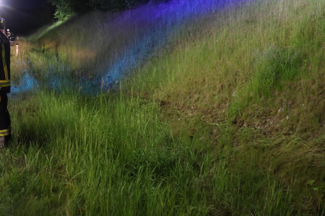 Personenrettung nach schwerem Verkehrsunfall auf Scharnsteiner Strae bei Gschwandt