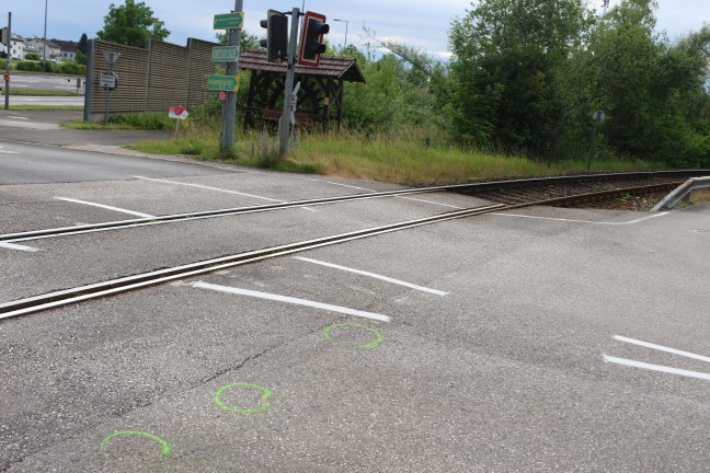 Bahnbergang: Sechsjhriger in Ottensheim von Regionalzug erfasst und tdlich verletzt