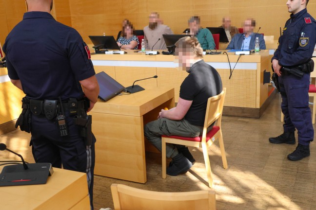 Mordversuch mit Mistgabel: Prozess am Landesgericht Wels nach Streit in Betreuungseinrichtung