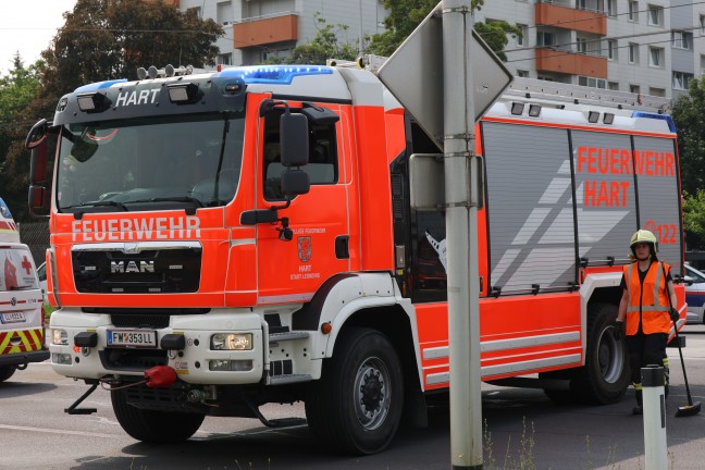 Schwerer Kreuzungscrash auf der Kremstalstrae in Leonding fordert zwei Verletzte