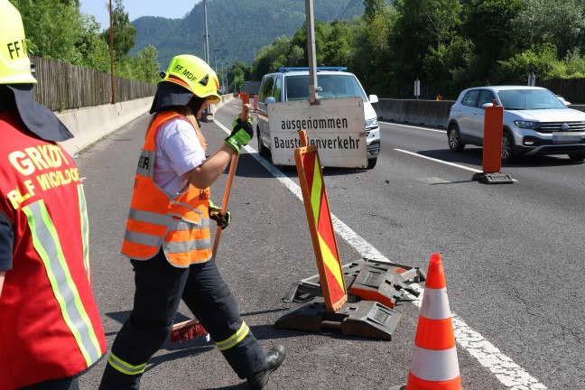 Auto berschlagen: Schwerer Verkehrsunfall auf Pyhrnautobahn bei Inzersdorf im Kremstal