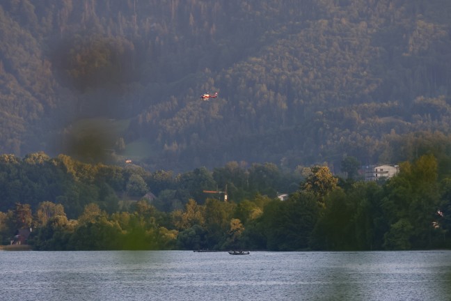 Sechs Feuerwehren bei groangelegter Suchaktion nach abgngiger Person in Altmnster im Einsatz