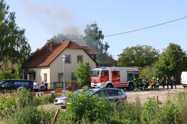 Brand bei Garage: �bergreifen der Flammen auf Wohnhaus in Marchtrenk in letzter Minute verhindert