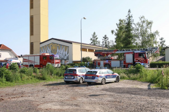 Brand bei Garage: �bergreifen der Flammen auf Wohnhaus in Marchtrenk in letzter Minute verhindert