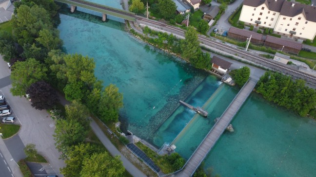 Tauch- und Bootseinsatz: Vermeintlich leblose Person in der Ager waren Kanister an einer Leine