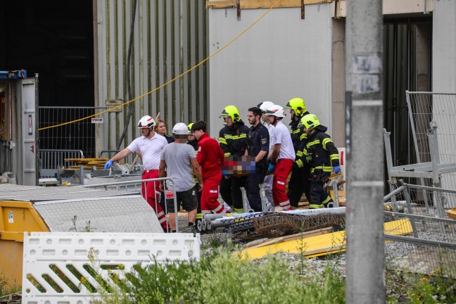 Arbeitsunfall auf Baustelle in Marchtrenk fordert zwei Schwerverletzte