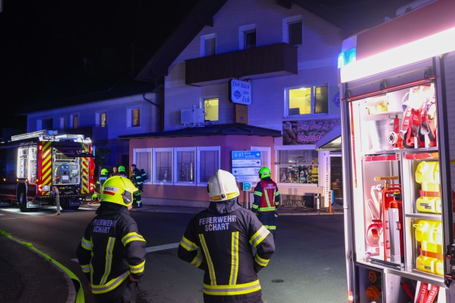 Drei Feuerwehren bei Brand in einer Backstube in Vorchdorf im Einsatz