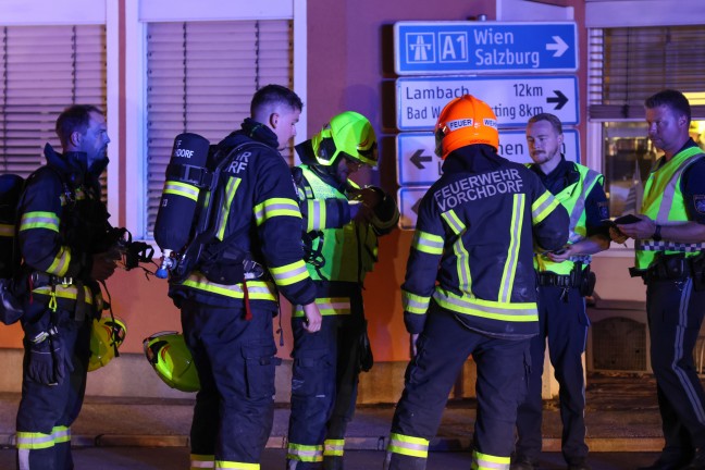 Drei Feuerwehren bei Brand in einer Backstube in Vorchdorf im Einsatz