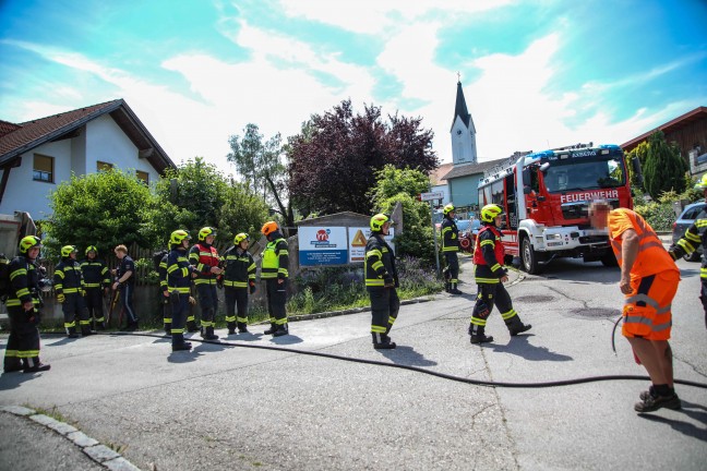 Kleinbrand an einem Schotter-LKW in Kirchberg-Thening rasch gelscht