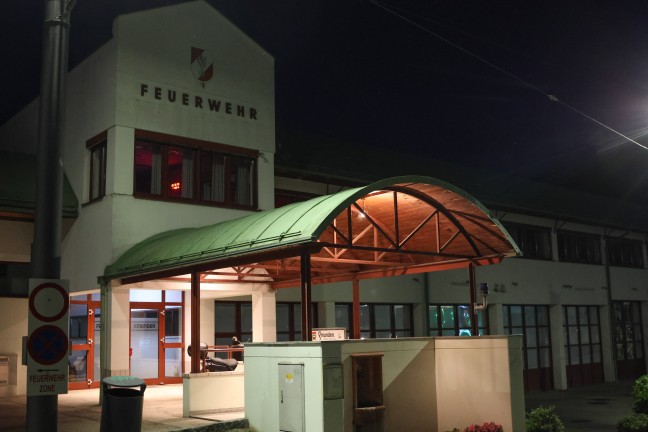 Einsatzkr�fte der Feuerwehr zu Personensuche nach Gmunden alarmiert