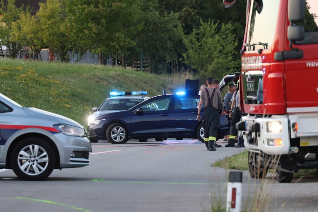 Tragischer Crash: Radfahrerin (13) bei Kollision mit PKW in Offenhausen t�dlich verletzt