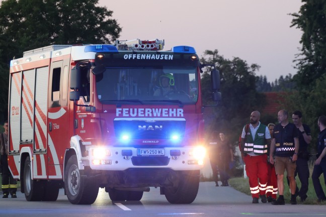 Tragischer Crash: Radfahrerin (13) bei Kollision mit PKW in Offenhausen t�dlich verletzt