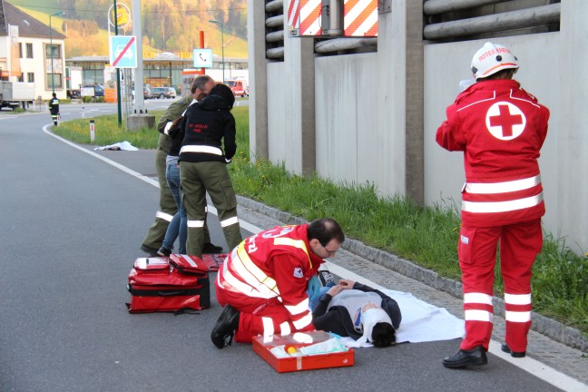 Tunnelübung der Einsatzkräfte von Feuerwehr und Rotem Kreuz in Grünburg