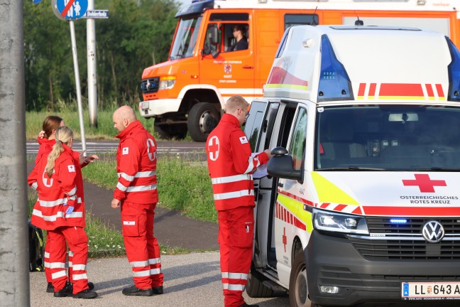 Vier Feuerwehren bei Brand in einer Wohnung eines Mehrparteienwohnhauses in Leonding im Einsatz