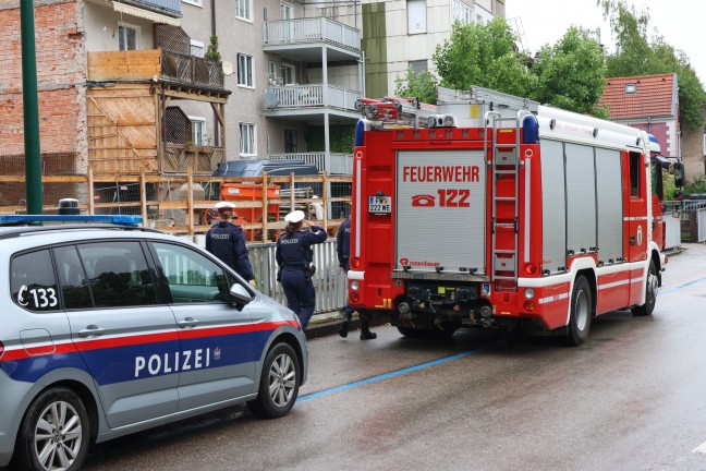 Wels-Innenstadt: Einsatz eines Flie�wasserretters bei Sicherstellung einer Waffe im Welser M�hlbach