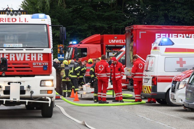 Chlorgasaustritt: Gro�einsatz der Feuerwehr bei Freibad in St. Martin im Innkreis