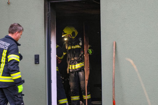 Drei Feuerwehren bei Zimmerbrand in einem Wohnhaus in Natternbach im Einsatz