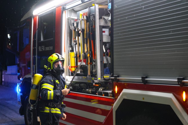CO-Alarm: Ausgasende Holzpellets sorgten f�r Einsatz der Feuerwehr in einem Wohnhaus in Gunskirchen