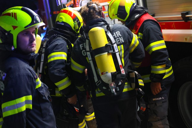 CO-Alarm: Ausgasende Holzpellets sorgten f�r Einsatz der Feuerwehr in einem Wohnhaus in Gunskirchen