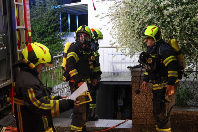CO-Alarm: Ausgasende Holzpellets sorgten f�r Einsatz der Feuerwehr in einem Wohnhaus in Gunskirchen