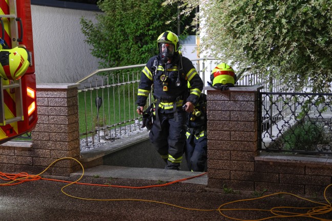 CO-Alarm: Ausgasende Holzpellets sorgten f�r Einsatz der Feuerwehr in einem Wohnhaus in Gunskirchen