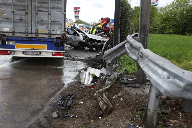 Schwerer Verkehrsunfall auf der Westautobahn bei Ansfelden