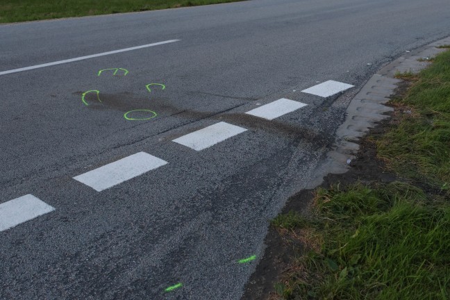 Radfahrer (78) bei Kollision mit Auto in Taufkirchen an der Trattnach t�dlich verletzt