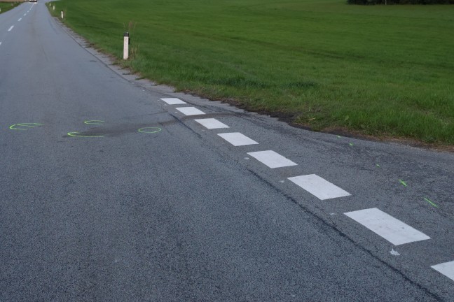 Radfahrer (78) bei Kollision mit Auto in Taufkirchen an der Trattnach t�dlich verletzt