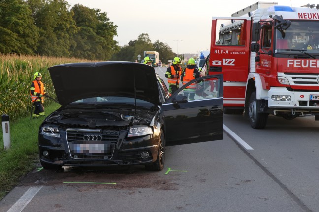 Drei teils Schwerverletzte bei Crash mit vier beteiligten Autos auf Wiener Stra�e bei Lambach