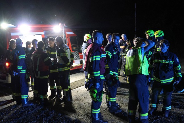 Gro�angelegte n�chtliche Suchaktion nach vermeintlich abgest�rztem Motorsegler bei Kronstorf