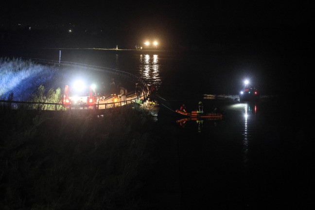 Gro�angelegte n�chtliche Suchaktion nach vermeintlich abgest�rztem Motorsegler bei Kronstorf