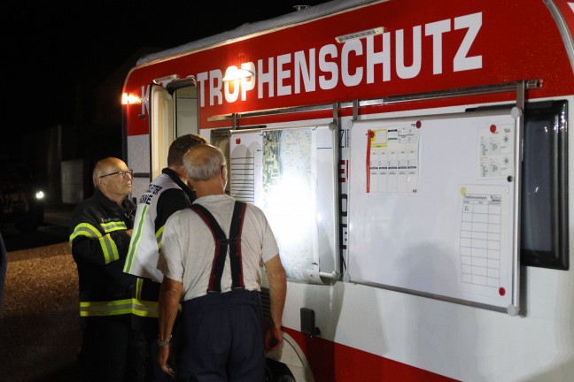 Gro�angelegte n�chtliche Suchaktion nach vermeintlich abgest�rztem Motorsegler bei Kronstorf