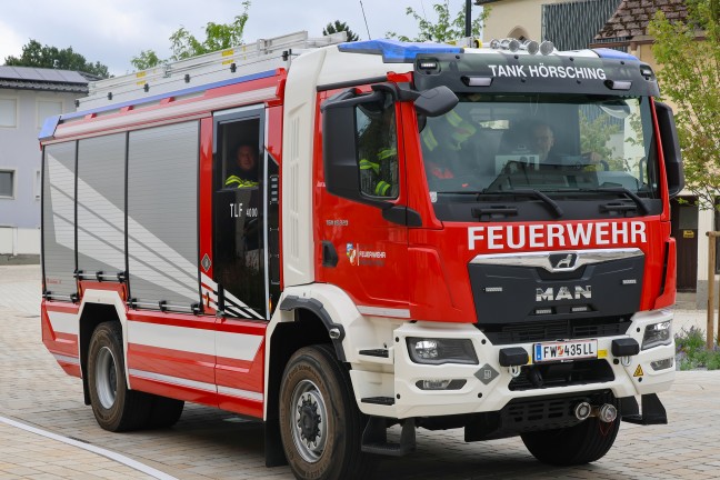 Drei Feuerwehren zu Rauchentwicklung bei einem Treppenlift in einem Geb�ude in H�rsching alarmiert
