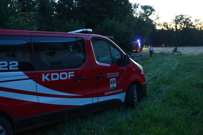 Umfangreicher Bindeeinsatz nach Dieselaustritt in einem kleinen Bachlauf in Pichl bei Wels