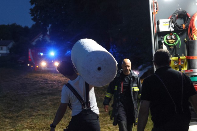 Umfangreicher Bindeeinsatz nach Dieselaustritt in einem kleinen Bachlauf in Pichl bei Wels