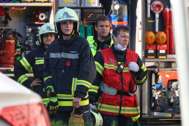 Wohungsbrand in Leonding: Person aus f�nftem Stock gerettet - Hund �berlebte Brand nicht