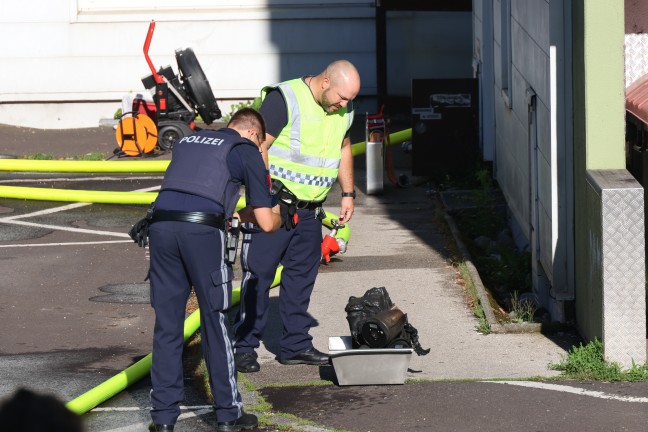 Wohungsbrand in Leonding: Person aus f�nftem Stock gerettet - Hund �berlebte Brand nicht
